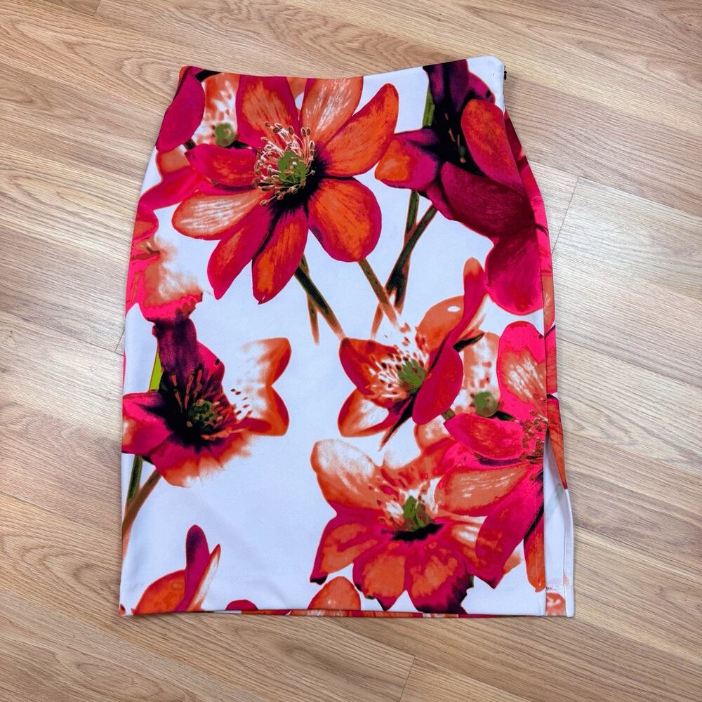 Worthington Women’s Medium Skirt White Pink Floral Hawaiian Tropical Bright